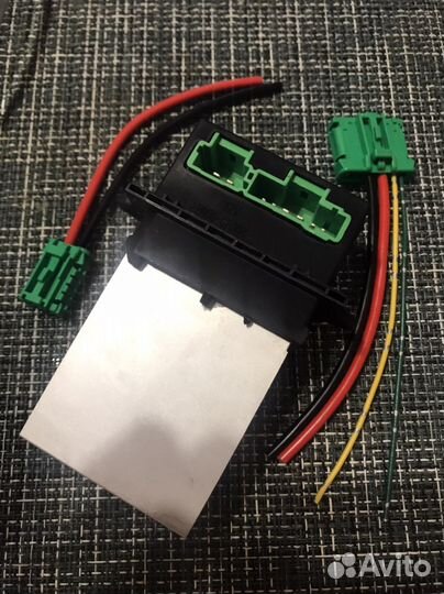 Новый резистор реостат Nissan Tiida 27150-ed70а
