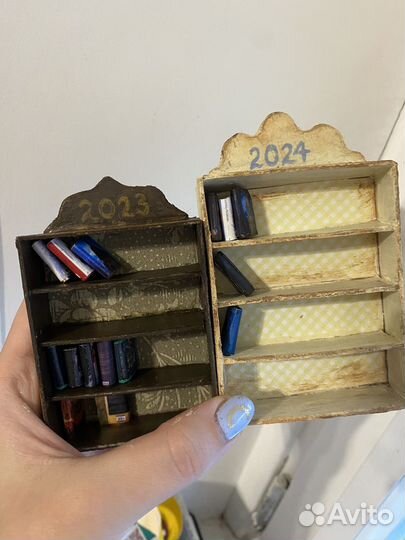Шкаф книжный миниатюра