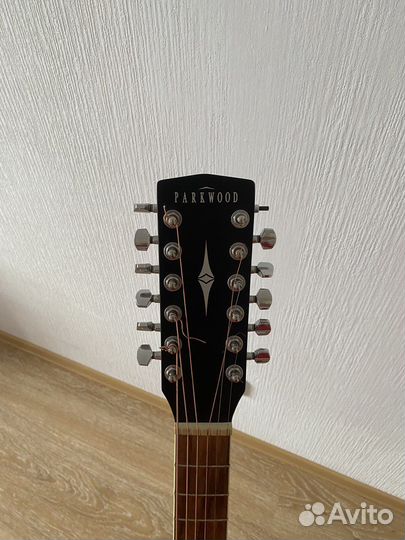 Акустическая гитара