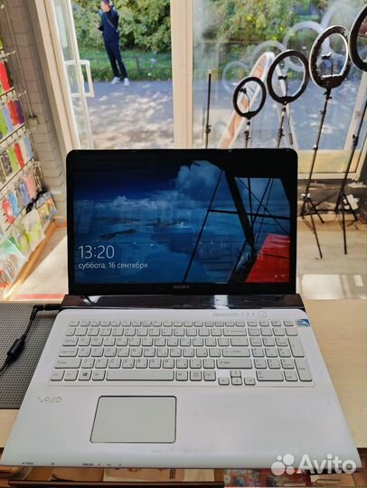 Sony vaio 17