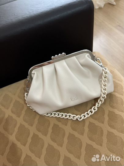 Кожаная сумка-клатч