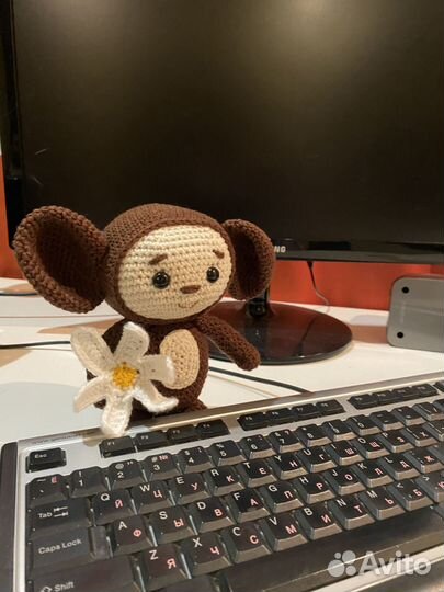 Чебурашка игрушка вязаная