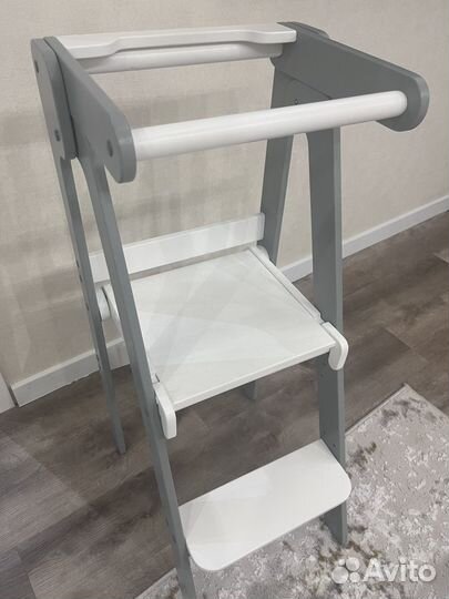 Башня помощника монтессори с доской