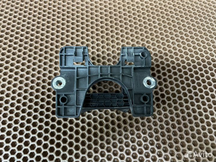 Кронштейн крепления радарного датчика VW Passat B8