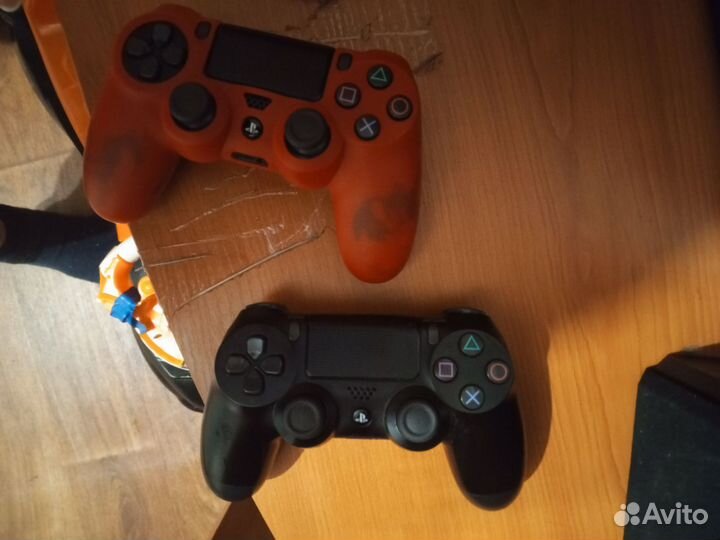 Игровая приставка ps4 pro