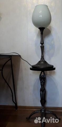 Лампа-торшер с подставкой