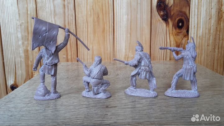 Солдатики Индейцы tssd.сша 2009 г. Набор 7 штук