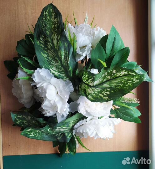 Белые пионы на липучках