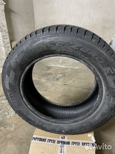 Pirelli Ice Zero FR 215/65 R17