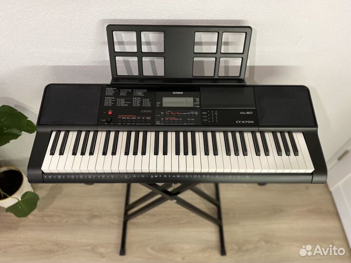 Синтезатор Casio CT-X700