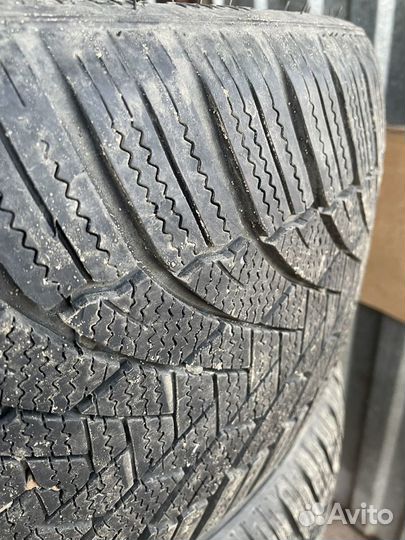 Grenlander IceHawke 1 245/35 R20