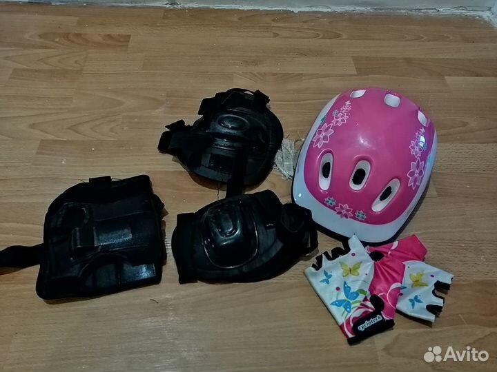 Шлем и наколенники