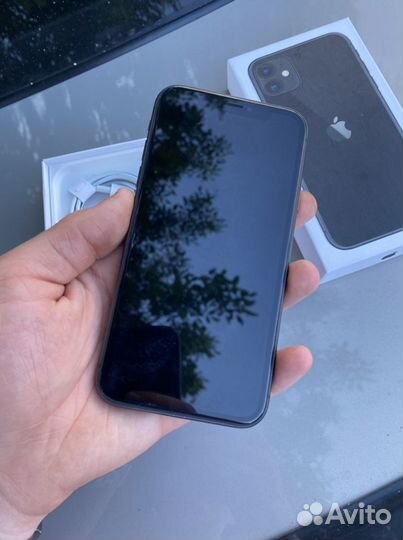 Телефон iPhone 11