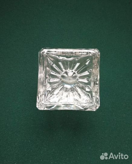 Блюда, пепельница и пробка для графина