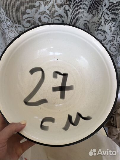 Миски эмалированные, дуршлаг стальной