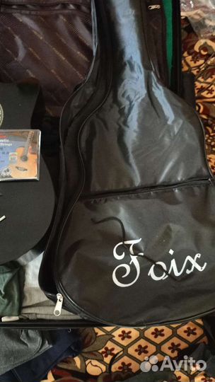 Акустическая гитара