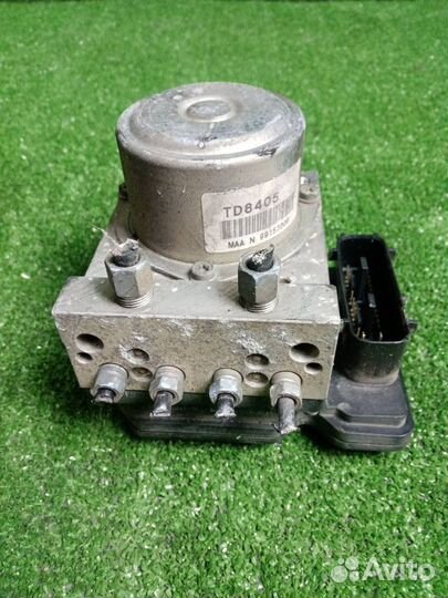 Блок ABS Nissan X-Trail DNT31 M9R