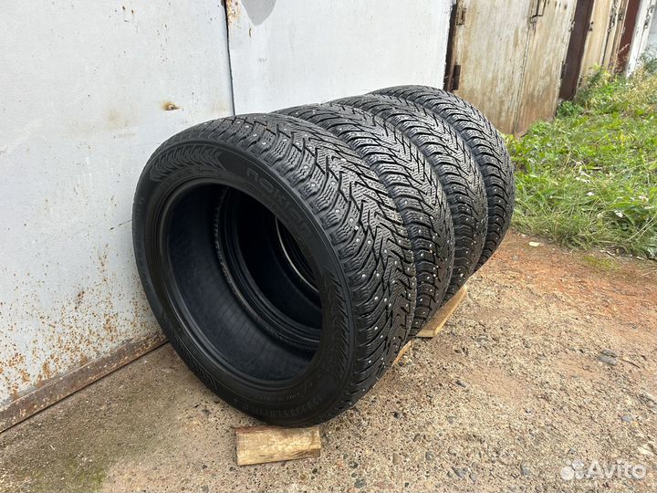 Nokian Tyres Hakkapeliitta 8 215/55 R17