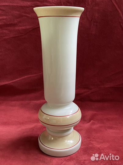 Ваза. Молочное стекло. Ручная роспись. СССР