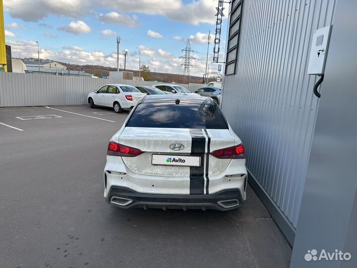 Hyundai Solaris 1.6 AT, 2019, битый, 175 462 км