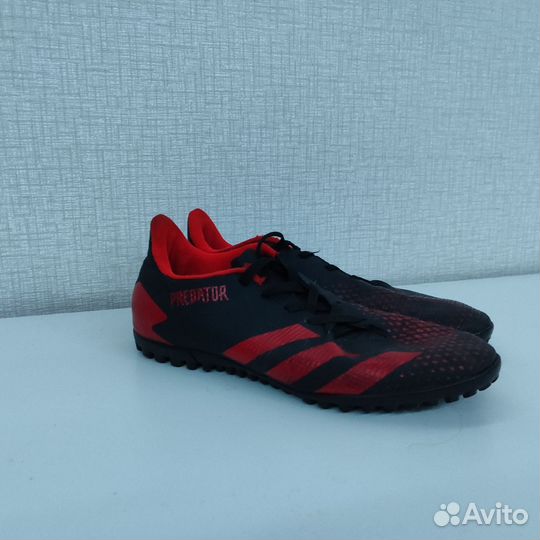 Футбольные сороконожки adidas predator