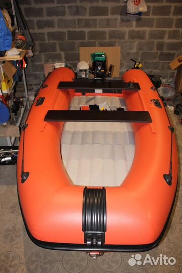Лодка с мотором