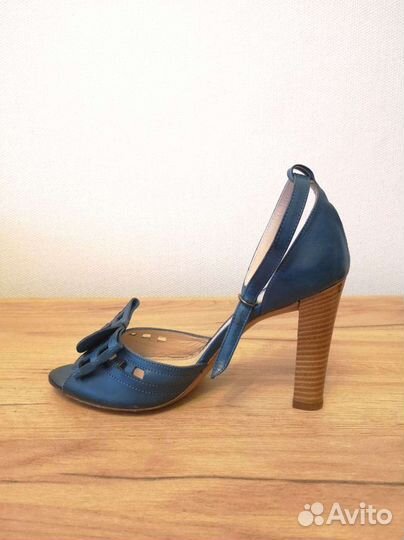 Босоножки женские Италия оригинал 37 размер