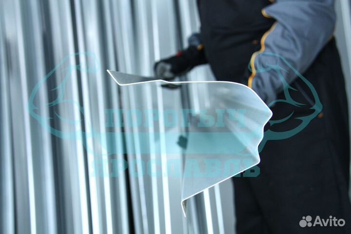 Ремонтный левый порог Mitsubishi Pajero 3