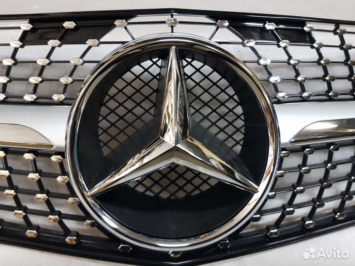 Решетка радиатора Mercedes 204 Мерседес W204