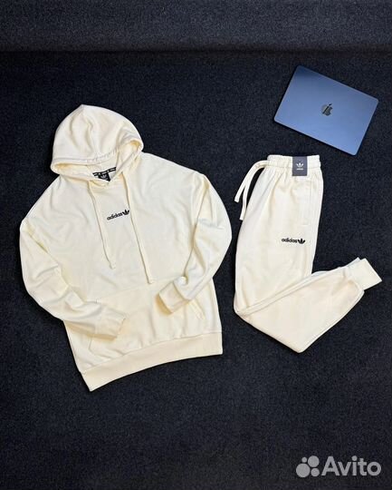 Спортивный костюм Adidas