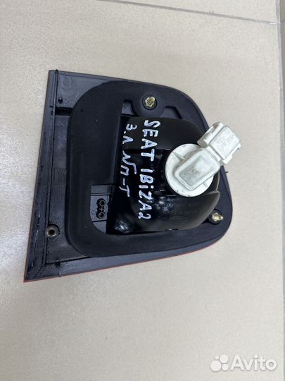 Фонарь в крышку багажника Seat Ibiza 2