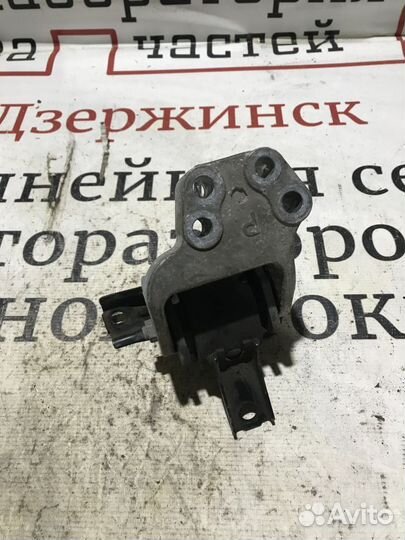 Опора двигателя правая Citroen C-Crosser I (2007—2