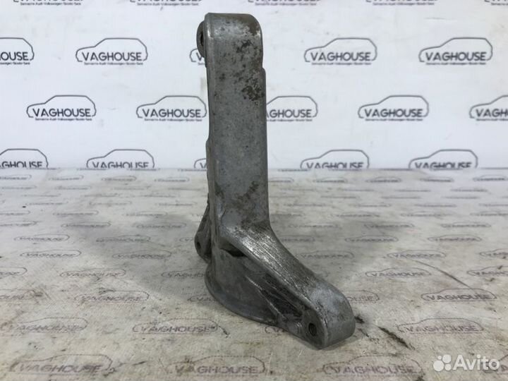 Кронштейн кондиционера Audi A6 C5 2.4 ARJ 1998