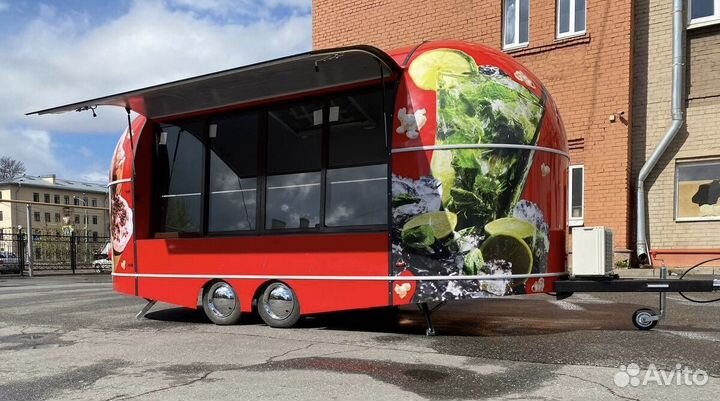 Готовый к работе фудтрак/кафе