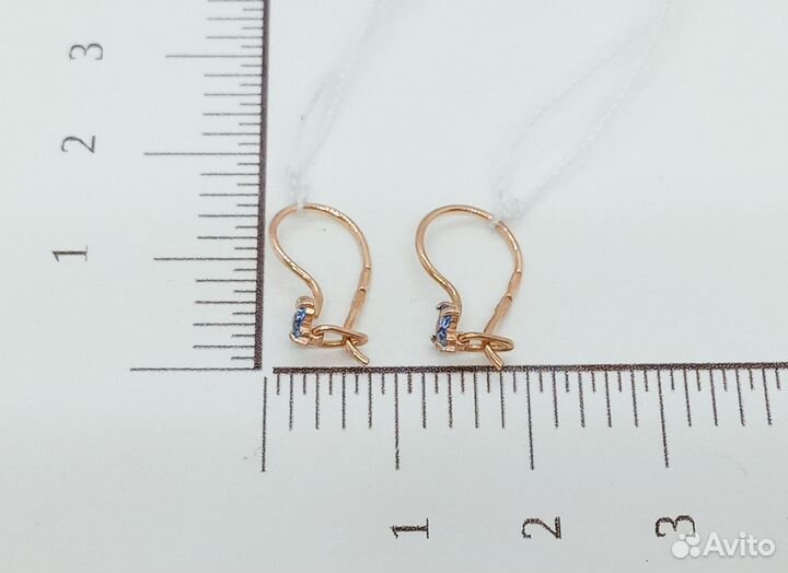 Золотые серьги с камнем