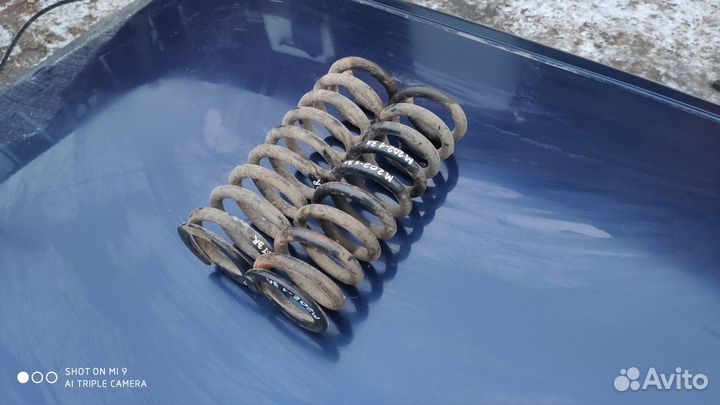 Пружины задние Mercedes W202