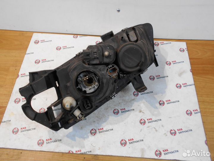 Фара правая Nissan Almera N16