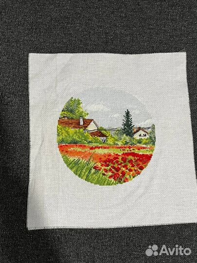 Картина вышитая крестиком. Миниатюра, маки