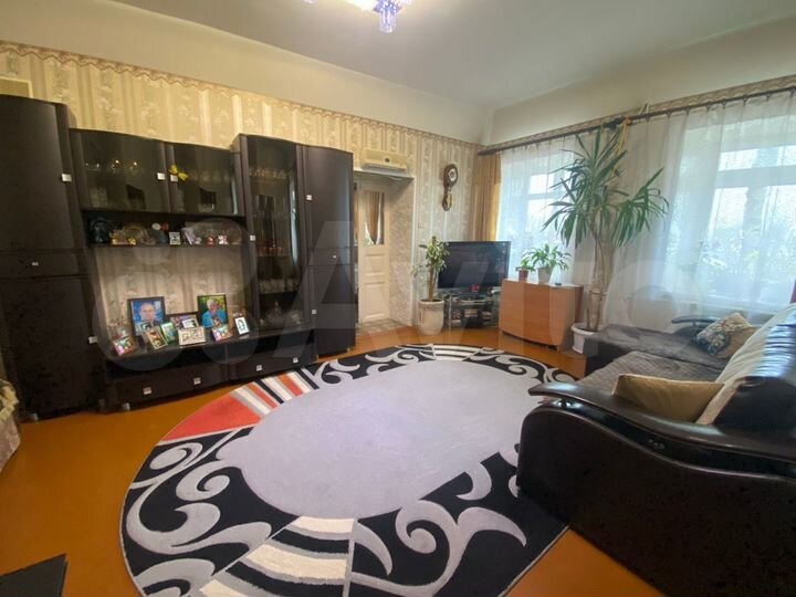 3-к. квартира, 60 м², 1/3 эт.