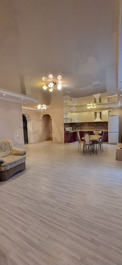4-к. квартира, 114 м², 6/9 эт.