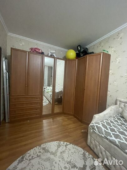 Шкаф