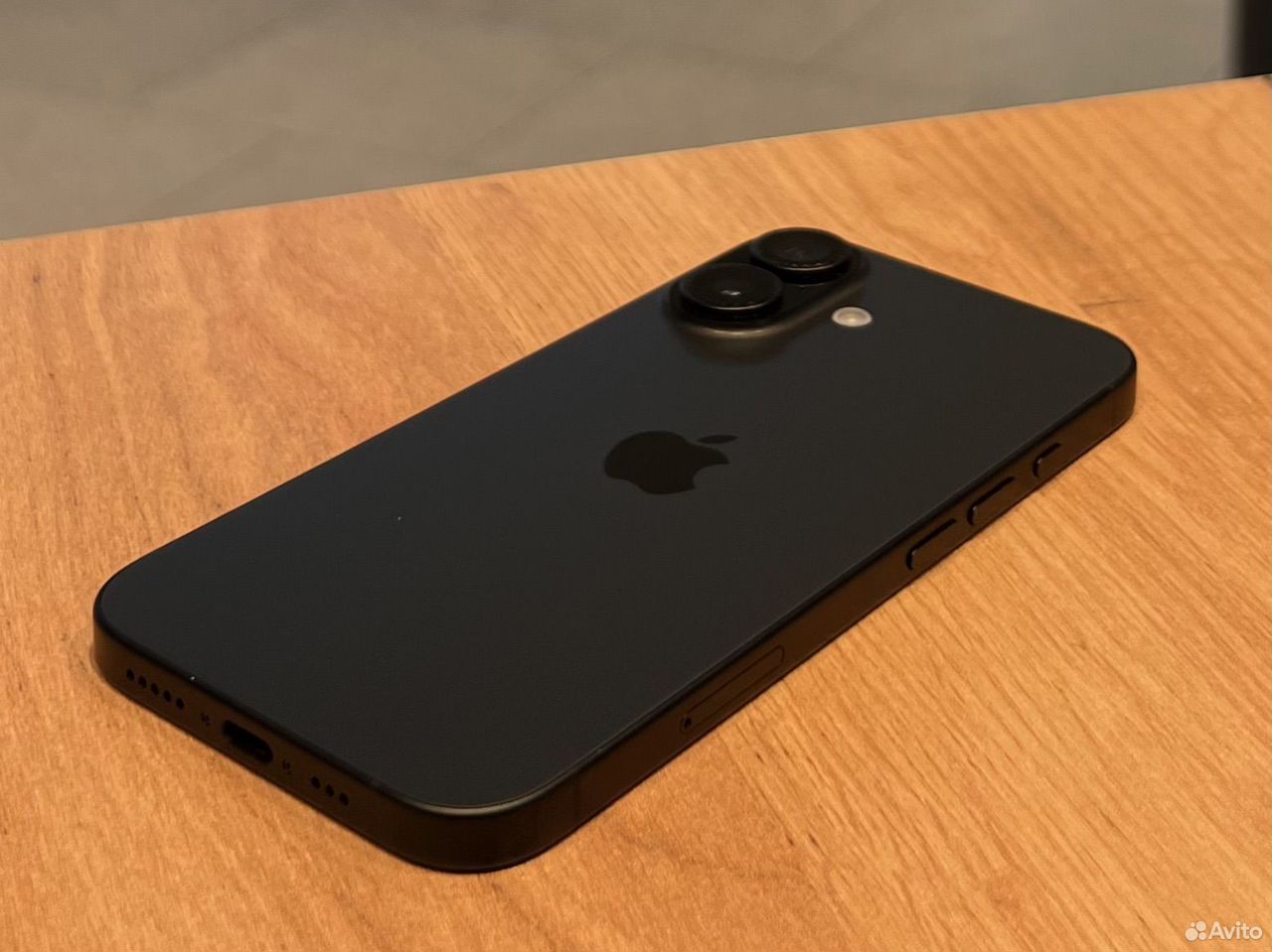 iPhone 16, 128 ГБ, SIM + eSIM