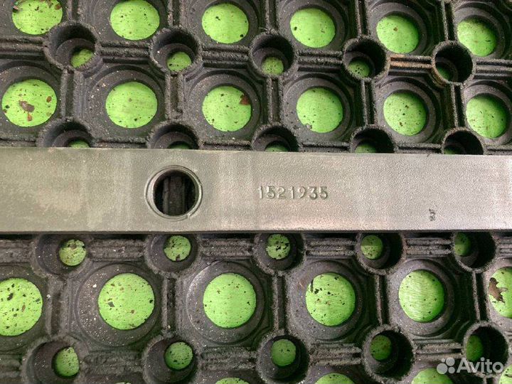 Тяга вилки кпп volvo FH12