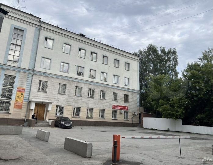 Офис на Красном проспекте в аренду 24,6 м²