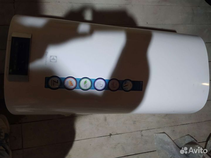 Бойлер 100л electrolux