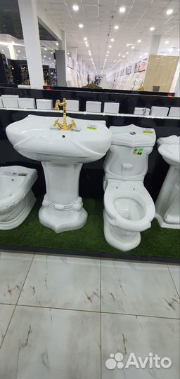 Умывальник и унитаз