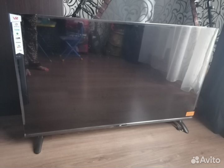 Телевизор VR 127 см смарт