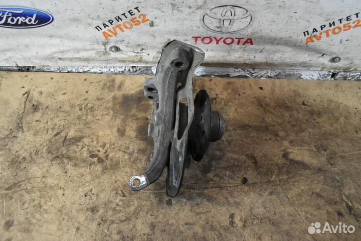 Кулак поворотный передний левый Mercedes-Benz