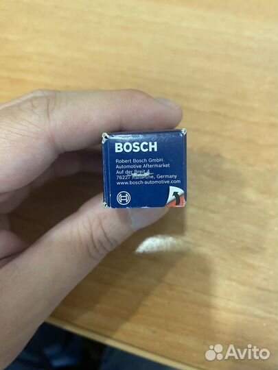 Свеча зажигания Bosch 0 241 145 523