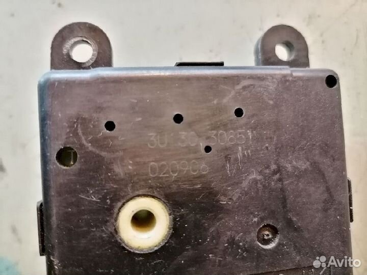 Сервопривод печки 3U130-30851 Nissan Elgrand E51